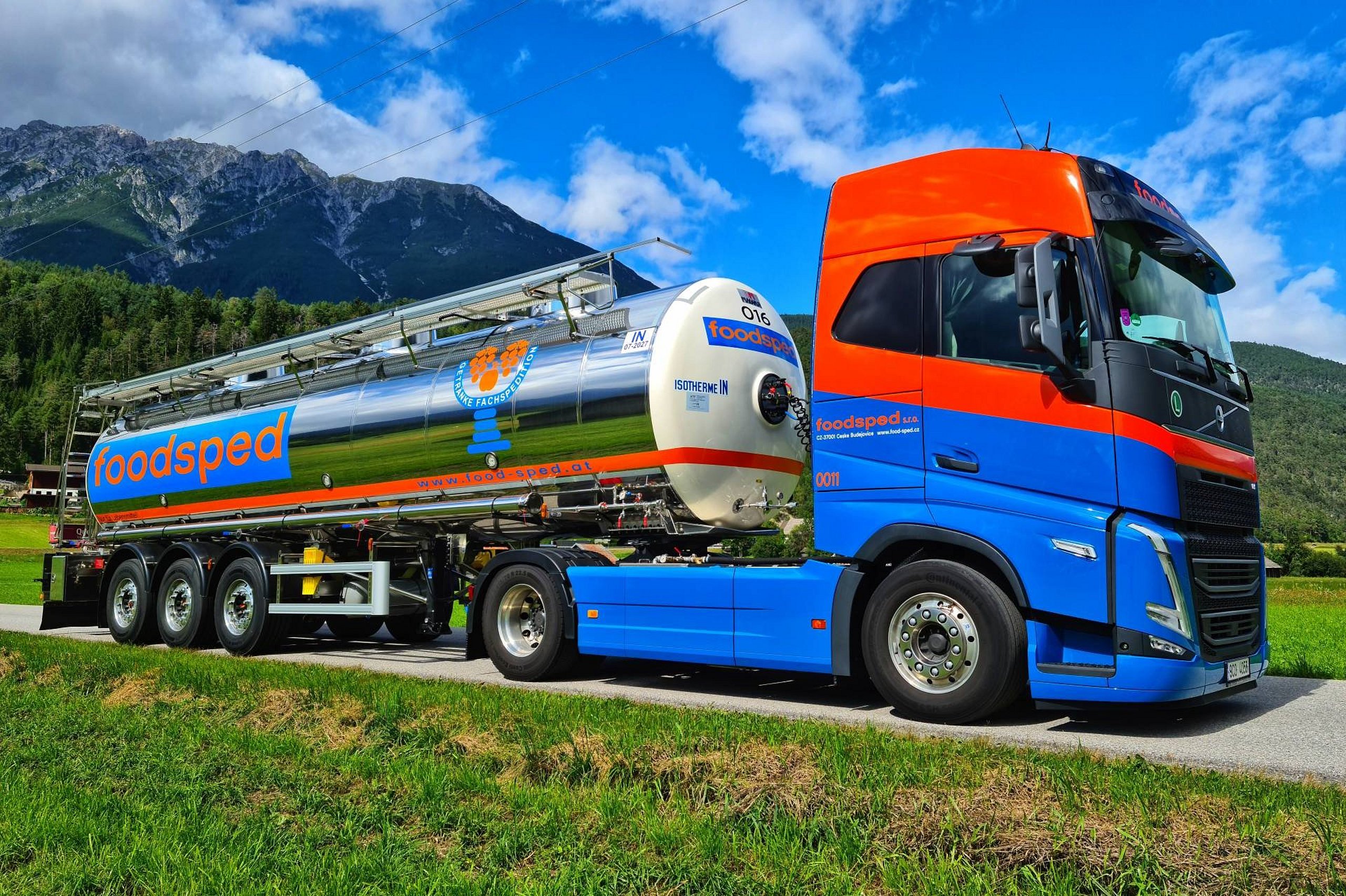 Transport flüssige Lebensmittel / Tankwagen von Foodsped